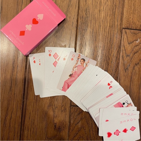NWT Ariana Grande Poker Set - Picture 2 of 4
